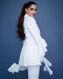 Sonam Kapoor Beautiful बॉलीवुड अभिनेत्री विंबलडन महिला लंदन में फाइनल में दिखाएगी फैशन जादू 12 july